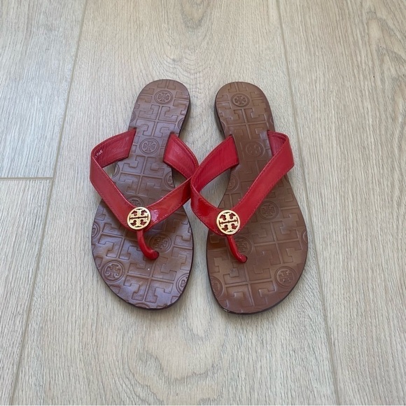 Tory Burch Thora Red Orange Leather Logo Thong Sandals - Picture 1 of 6